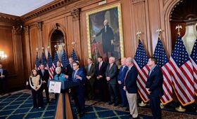 Plan fiscal de Trump se encamina al Senado, con futuro incierto