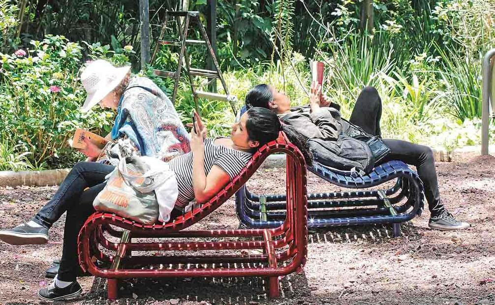 Imágenes del Audiorama en 2016. Se observan distintos modelos de bancas y las bocinas distribuidas en el lugar. Archivo EL UNIVERSAL.