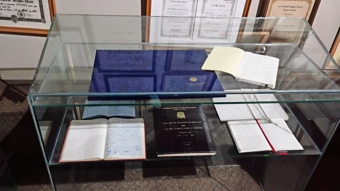 Hay una sala exclusiva al Premio Nobel de Literatura que recibió en 2010. Se exhibe el discurso que dictó, escrito de puño y letra. Foto: Yanet Aguilar Sosa / EL UNIVERSAL