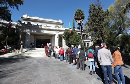 El PT en el Senado busca auditar Los Pinos
