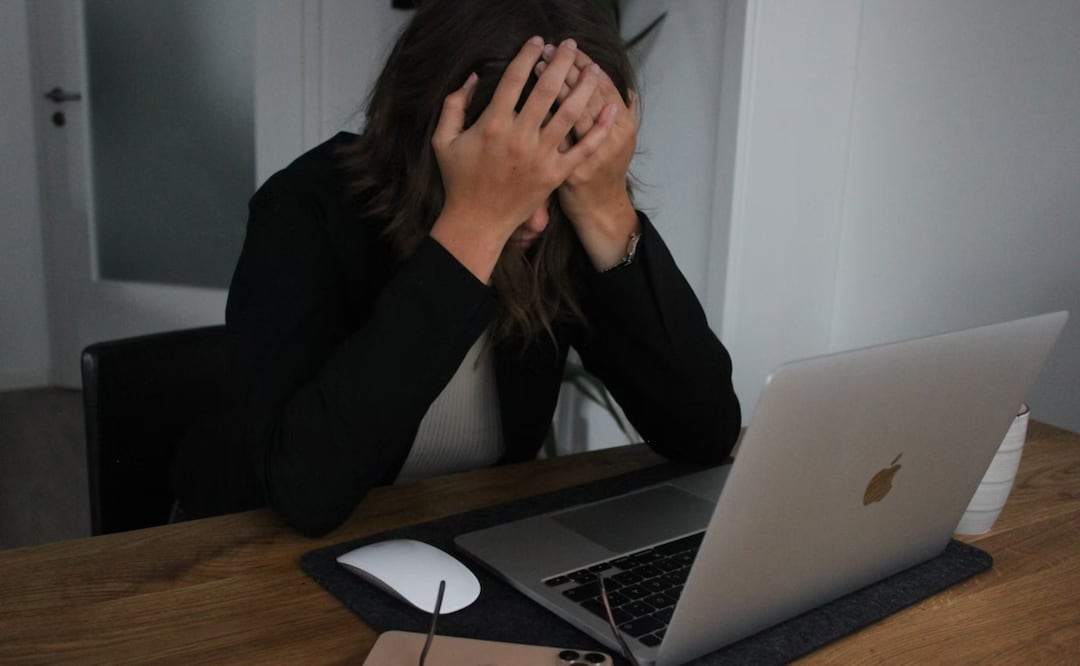 Estafa de phishing por despido de trabajo. Imagen: Unsplash