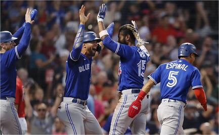 Blue Jays propinan histórica paliza a Boston en el Fenway Park 