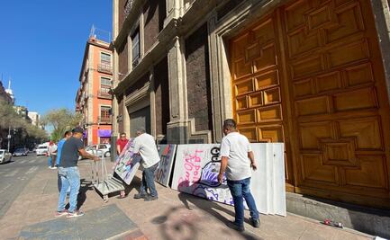 Comercios del centro retiran vallas metálicas tras marcha del 8M; Palacio Nacional y Catedral siguen amurallados