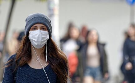 Es un error calificar a ómicron como una variante "leve", advierte la OMS