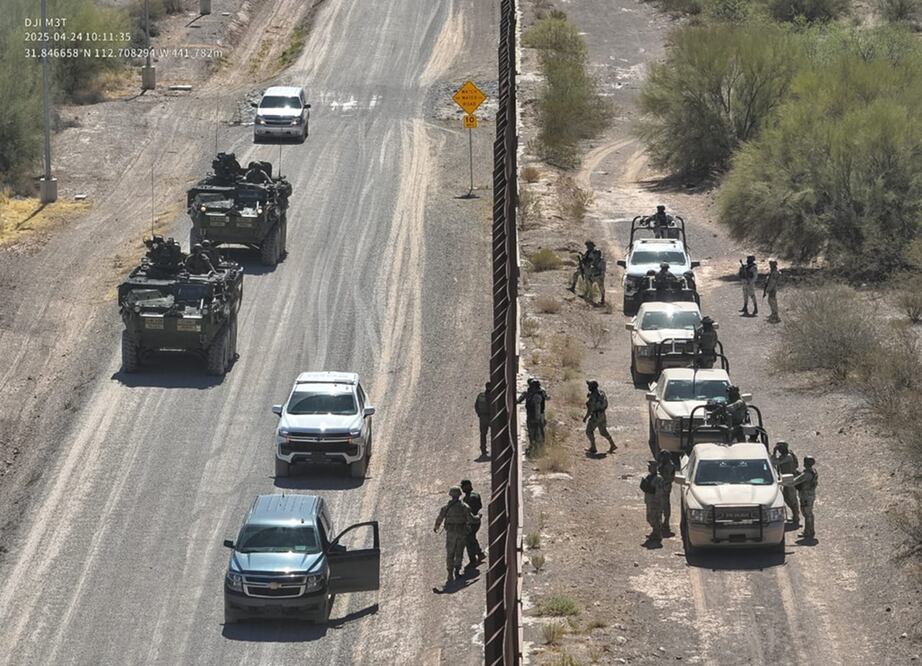 Elementos de la Fuerza Operativa Conjunta de la Frontera Sur y fuerzas mexicanas, durante un patrullaje "espejo" en la frontera entre Estados Unidos y México. FOTO: COMANDO NORTE
