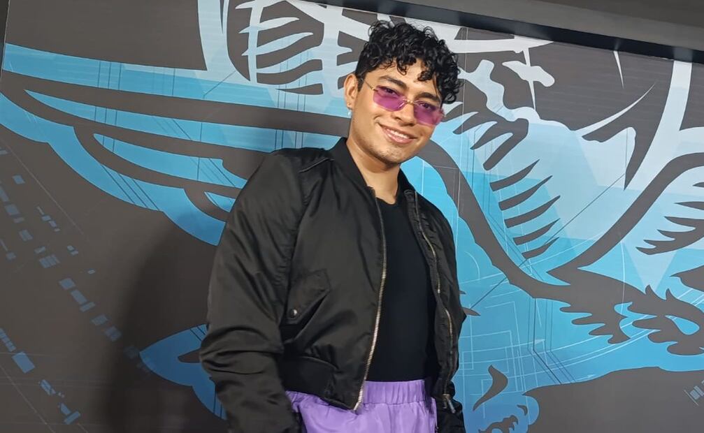 En el mes del orgullo “EMI” contó para EL UNIVERSAL, su trayectoria artística y su transformación como persona y poder decir “esto soy, soy libre”, proceso que no hubiera sido posible sin su participación como Yuri en la obra de teatro “Mentidrags”. Foto: Samyra Sosa/EL UNIVERSAL