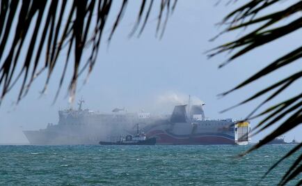 Más de 500 evacuados tras incendio de crucero en Puerto Rico