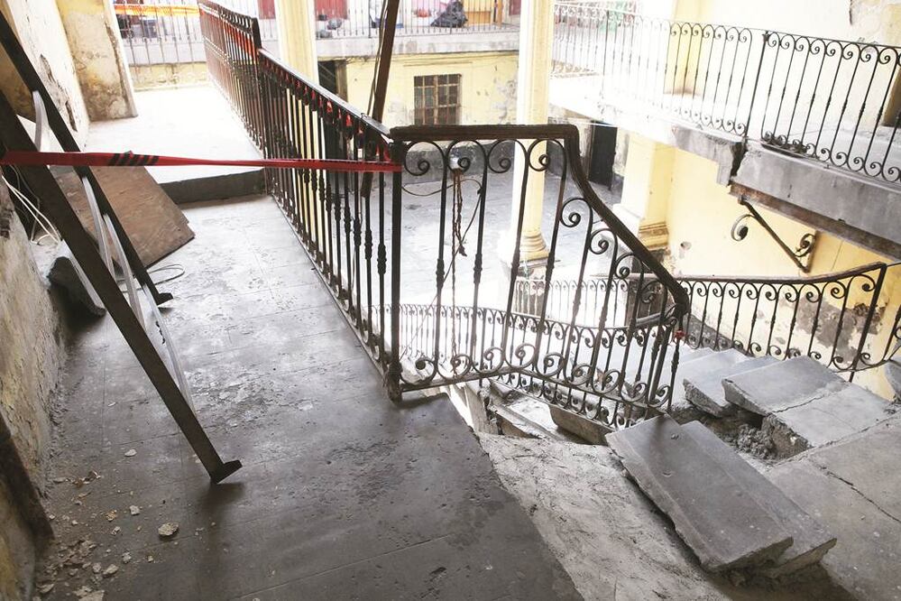 De acuerdo con datos dados a conocer por Protección Civil capitalina, hay 12 mil inmuebles con diversos tipos de riesgos estructurales. Foto CRISTOPHER ROGEL BLANQUET