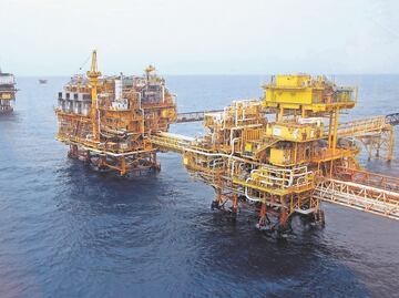 Petróleo mexicano se dispara a 71.89 dólares, nuevo máximo de tres años