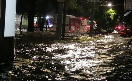 VIDEOS: Calzada de Tlalpan inundada tras fuerte lluvia al sur de la CDMX 