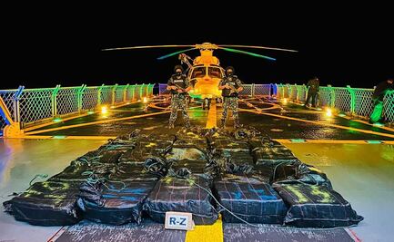 Aseguran más de 4 mil kilos de cocaína, 5 mil litros de combustible y a 11 personas frente a costas del Pacífico