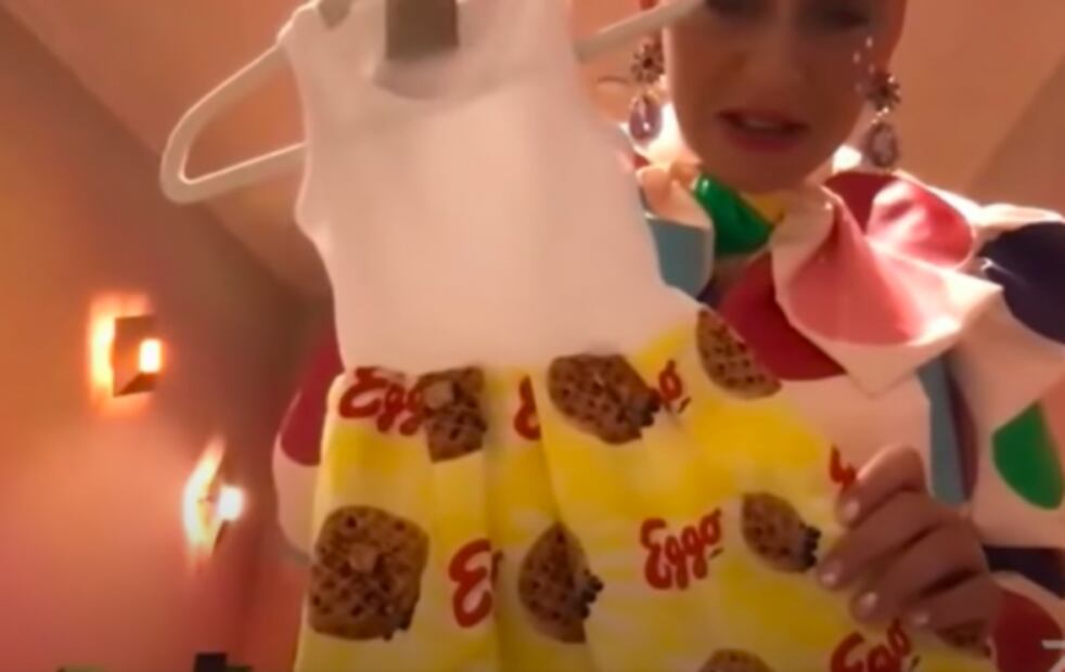 Katy Perry demuestra que su bebé será una fashionista al compartir sus primeros outfits