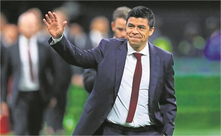 Gonzalo Pineda acusa “medidas diferentes” para los técnicos mexicanos en la Liga MX