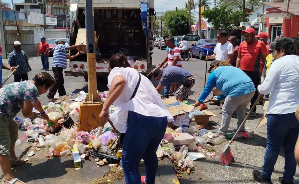 Edil de Salina Cruz rechaza acudir a mesa de negociación con la Sego (09/03/2025). Foto: Especial