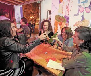 Sin brindis ni bola 8, el drama postvirus de la vida nocturna