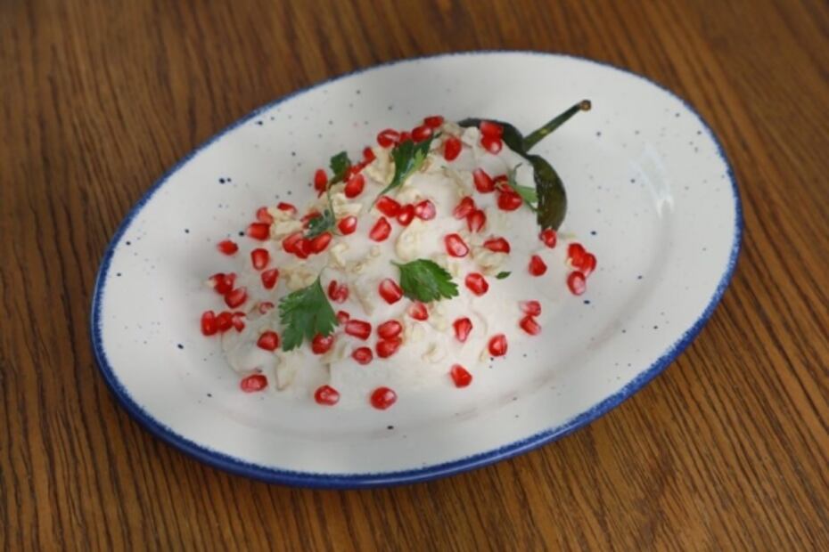 Presentan la temporada de chiles en nogada en los restaurantes de El Palacio de Hierro