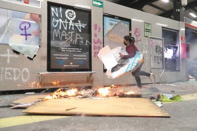 Marcha contra violencia de género acaba en vandalismo