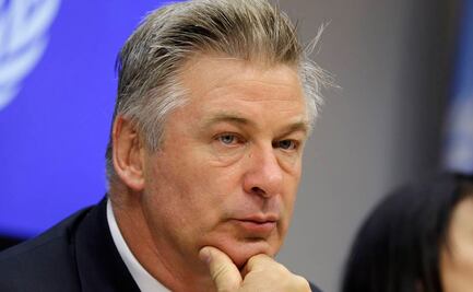 ¿Qué cargos enfrentaría Alec Baldwin tras asesinato en rodaje, según los abogados?