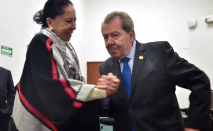 Muñoz Ledo baila con Lilia Aragón en San Lázaro