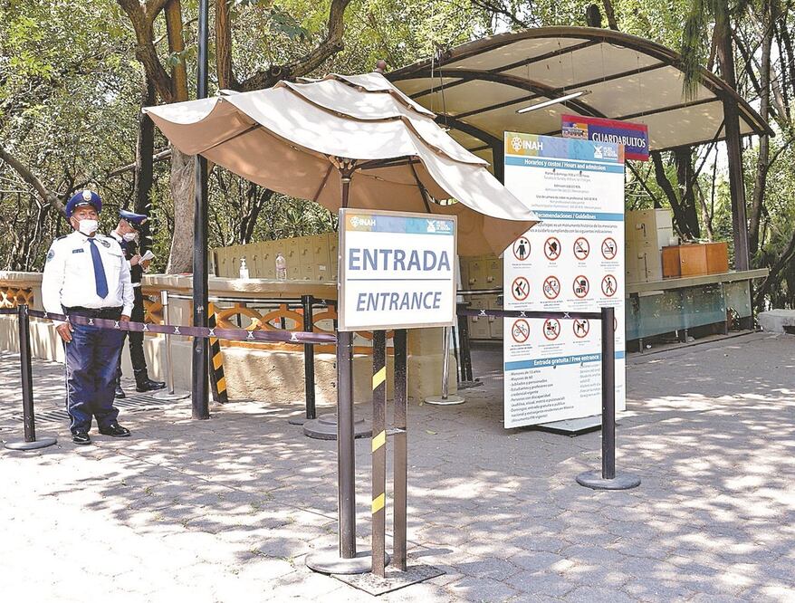 Acceso al Museo Nacional de Historia-Castillo de Chapultepec, uno de los recintos más visitados y que en gran parte de sus espacios tiene ventilación. Foto: CORTESÍA INAH