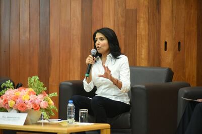 Barrales rechaza que reparto de tarjetas "Pa’ las Jefas" sea una compra de votos