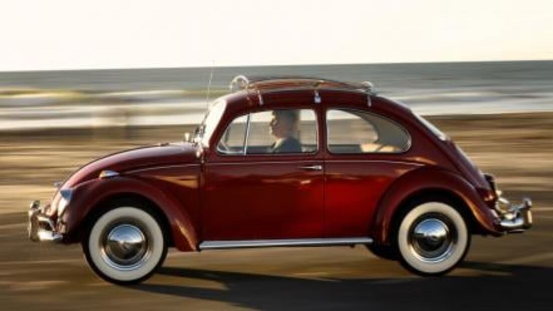 Compró un “Vocho” hace 48 años y Volkswagen se lo restaura gratis