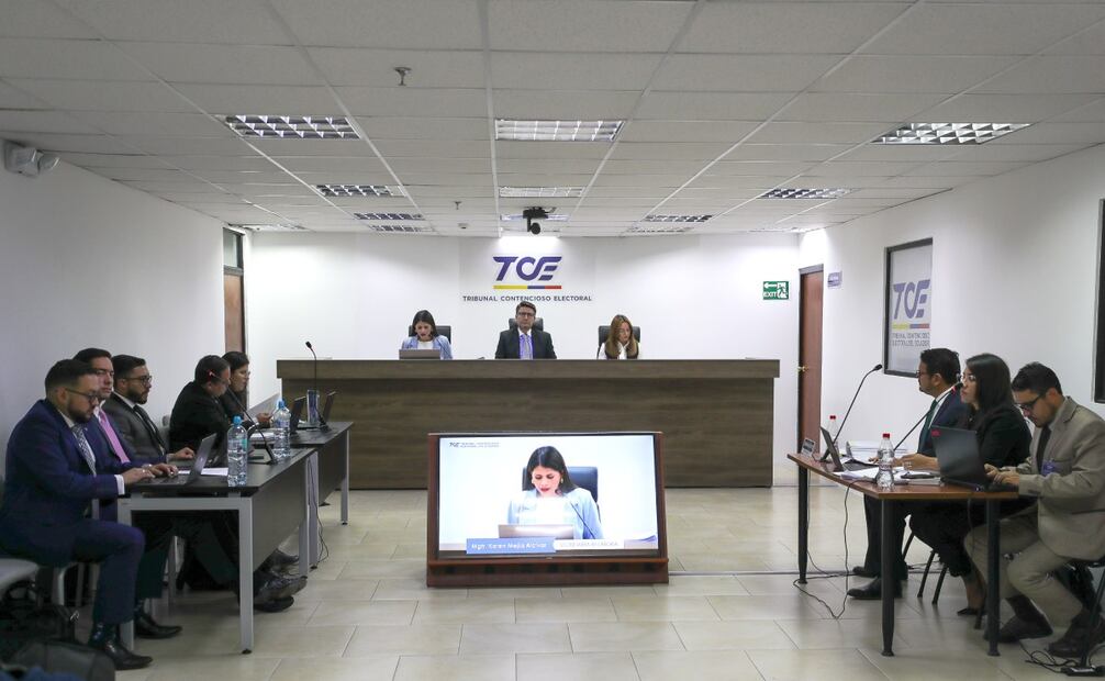 Tribunal Contencioso Electoral de Ecuador multa a Verónica Abad por 8.500 dólares. Foto: EFE