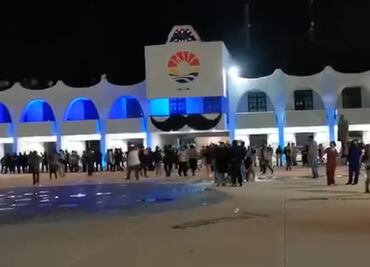 Dispersan a balazos protesta feminista en Cancún; hay dos heridos