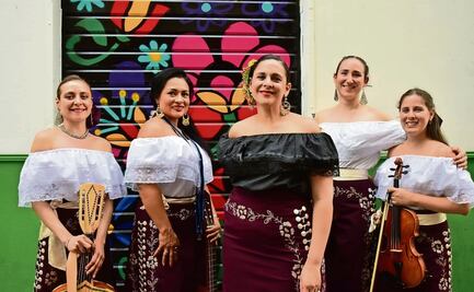 “Arrieras somos”, un mariachi de mujeres que fascina en París