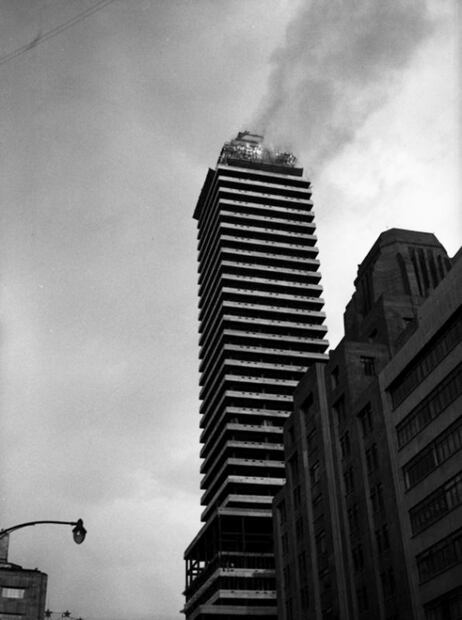 En 1953, los bomberos no estaban preparados para sofocar el incendio de la Torre Latinoamericana