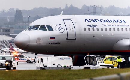 13 passengers dead after Russian plane catches fire