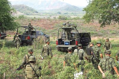 Despliegan fuerza militar en Tierra Caliente tras bloqueos e incendios