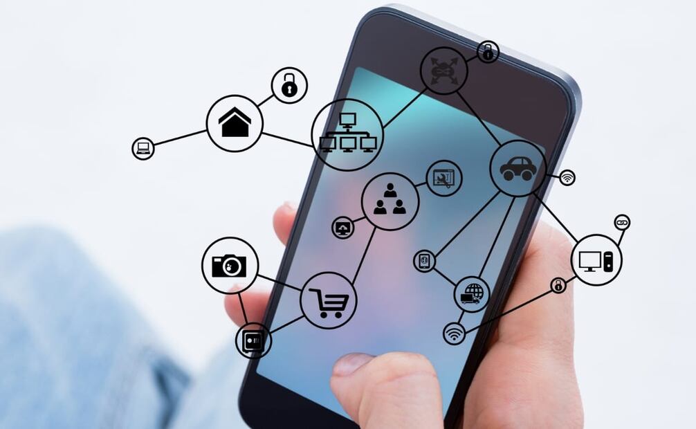 Checa estas acciones que pueden llenar la memoria de tu celular sin que lo sepas. Foto: Freepik