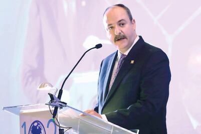 “A superar retos con imaginación”