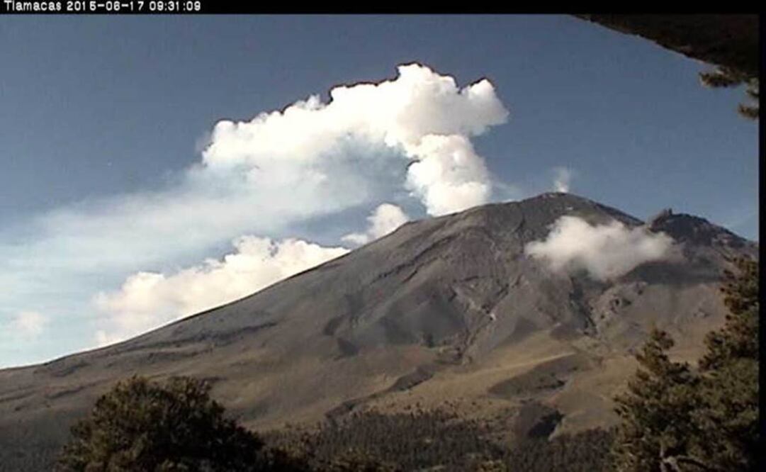 Six explosions were recorded today and three volcano-tectonic earthquakes yesterday. (Photo: Cenapred )