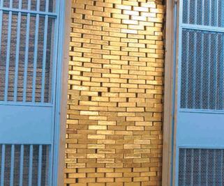 Reservas internacionales, principalmente en dólares