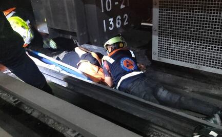Rescatan a hombre de las vías en línea 7 del Metro; se arrojó al paso del convoy en la estación Mixcoac