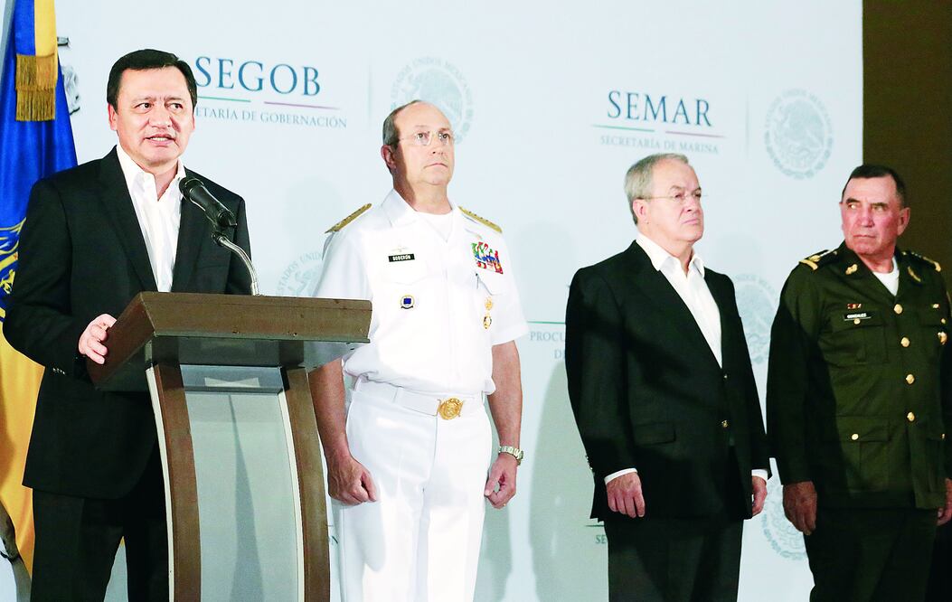 El secretario Miguel Ángel Osorio Chong al dar a conocer que el Ejército comandará la Operación Jalisco (ALEJANDRA LEYVA / EL UNIVERSAL)