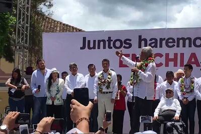 La Tigresa acompaña a AMLO en mitin en Chiapas