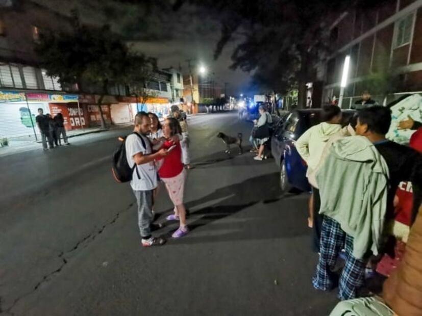Videos. ¡Está horrible! En pijama capitalinos captan momento exacto del sismo con magnitud 6.9 en CDMX