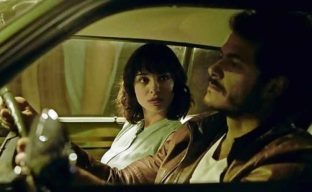 Sandra Navarro (Fiona Palomo) es una actriz que denuncia el abuso de su compañero de reparto, Daniel Zavala (Alfonso Dosal). Foto: Estudios Churubusco