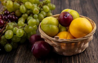 La exquisita fruta que protege las membranas celulares de la piel y contribuye al cuidado dermal