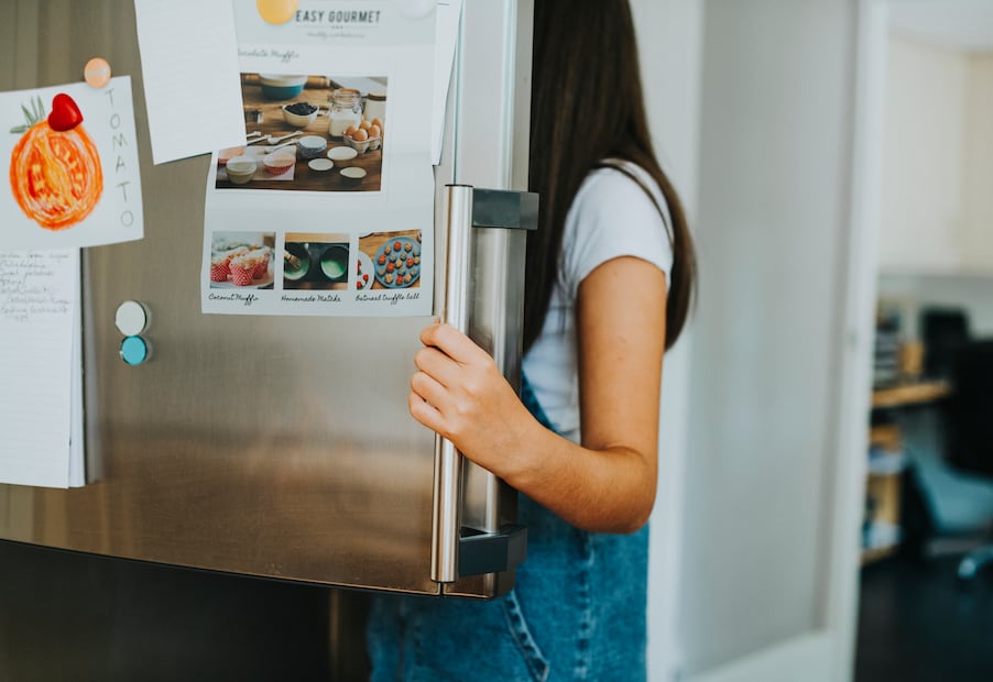 Malos olores en el refrigerador. Foto: Freepik