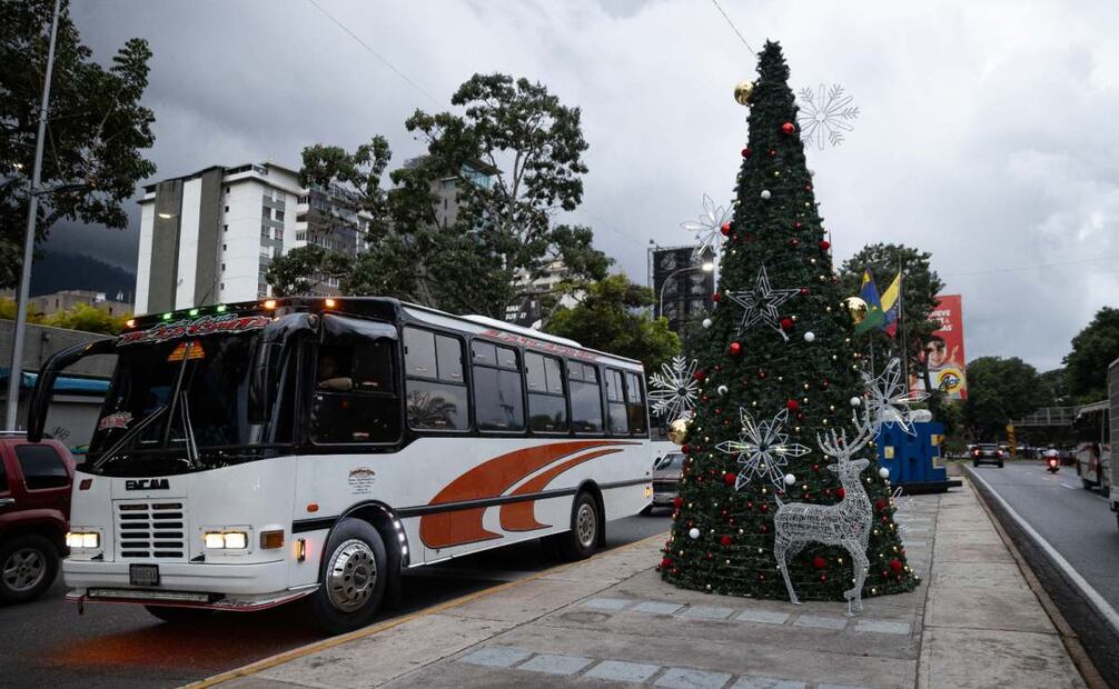Los venezolanos reciben a partir de este miércoles una Navidad nuevamente adelantada por el mandatario. (01/10/25) Foto: EFE