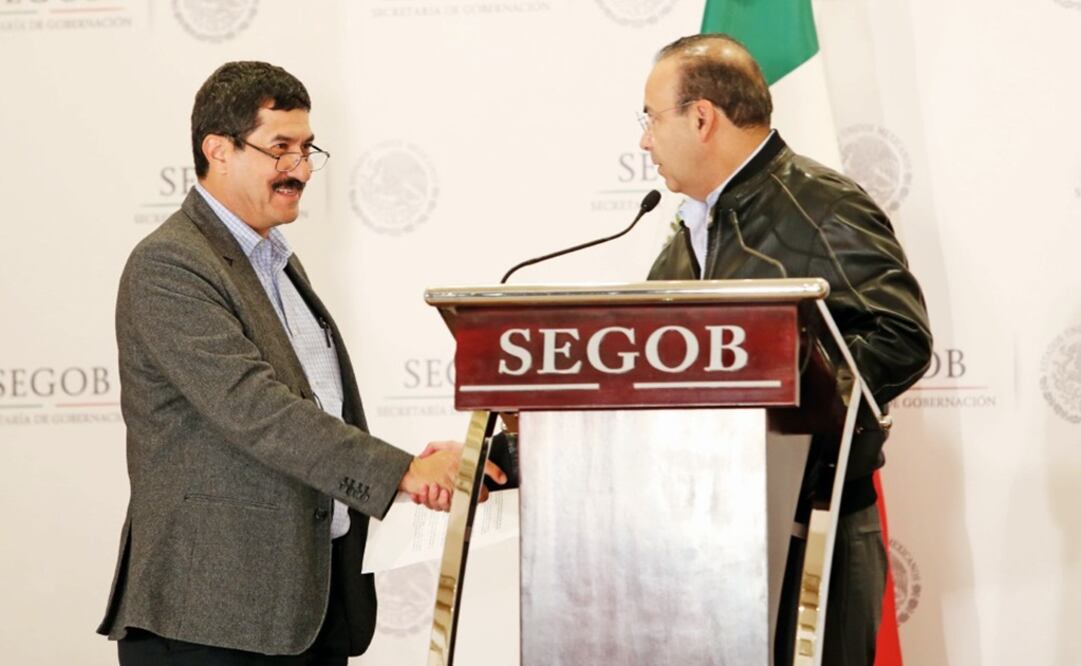 Foto: El gobernador de Chihuahua, Javier Corral, y el secretario de Gobernación, Alfonso Navarrete Prida, el sábado pasado. (ARCHIVO EL UNIVERSAL)