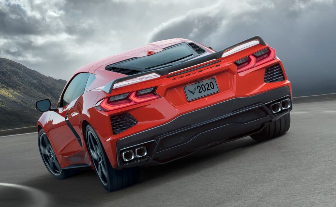 Empleados de GM son arrestados por echar "carreritas" en Corvette C8