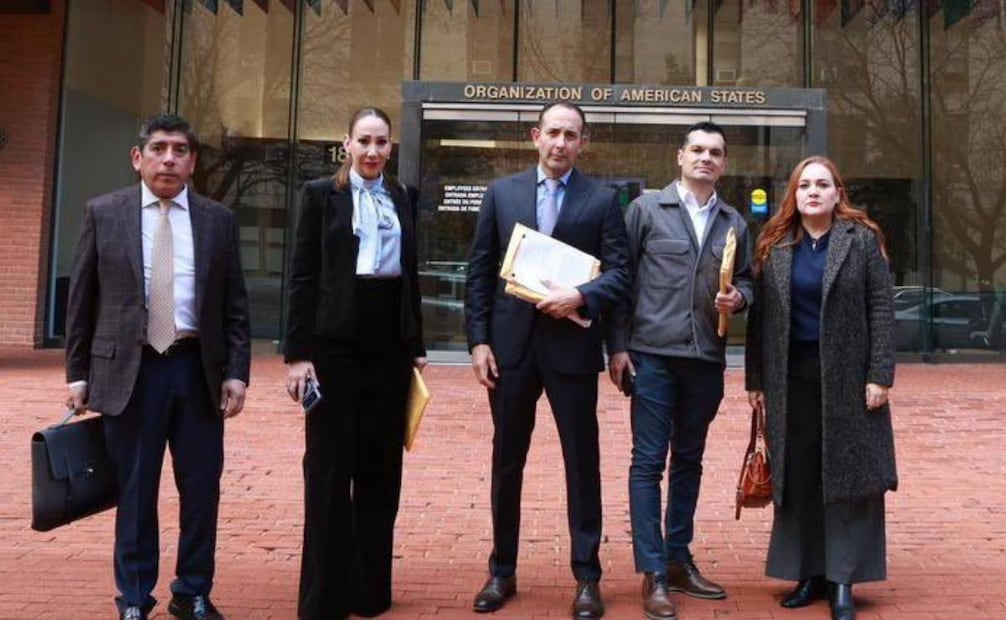 Representantes del PAN acudieron a la sede de la Comisión Interamericana de Derechos Humanos en Washington para solicitar apoyo en el esclarecimiento de presunta represión a jóvenes que participaron en la marcha de la Generación Z (26/11/25). Foto: Especial