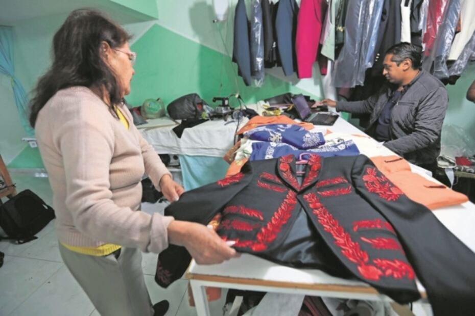 Una sastrería con 31 años de poner de moda al mariachi