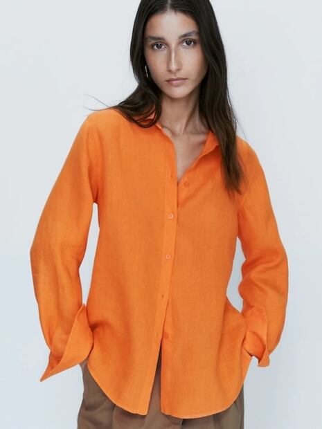 7 camisas que no son blancas y te harán ver elegante en primavera