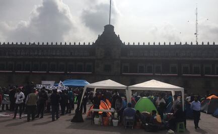 Maestros de la CNTE de Veracruz instalan plantón en el Zócalo